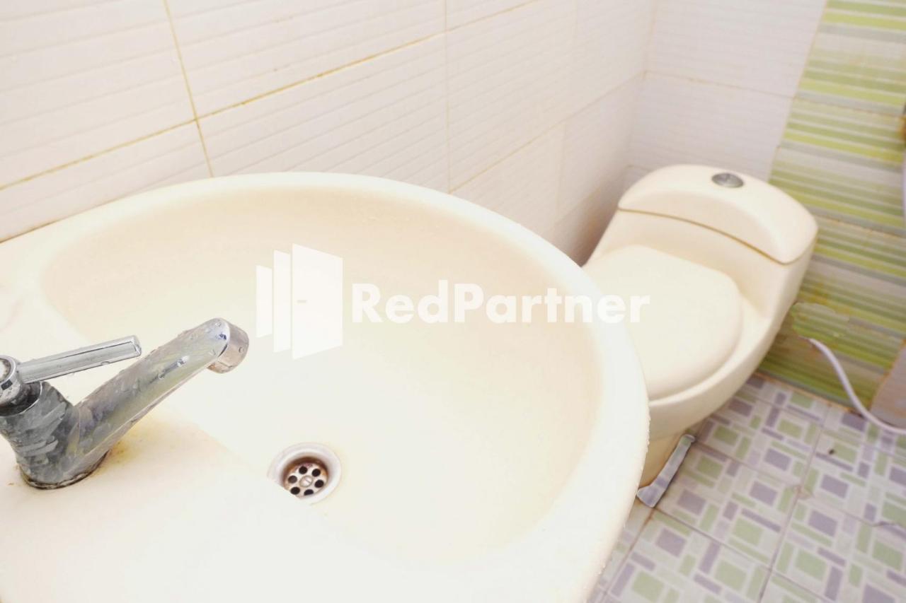 Hotel Permata Makassar Mitra Reddoorz Balangberu Eksteriør bilde